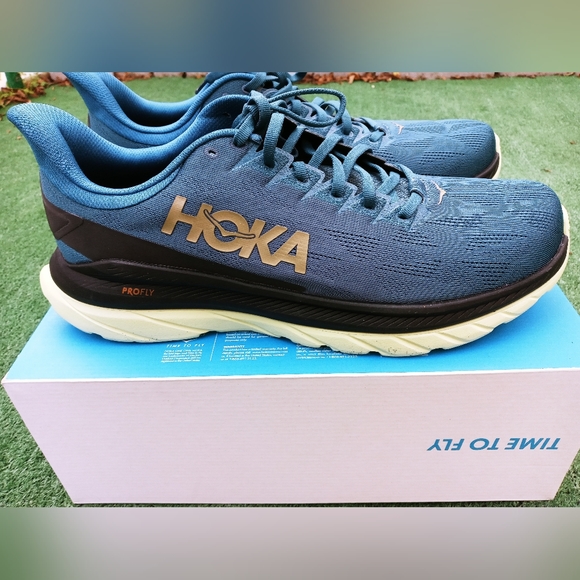 Mens Hoka One One Mach 4 size 12.5 D - Picture 2 of 9